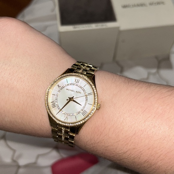 MICHEAL KORS WATCH 😍 - Picture 2 of 5